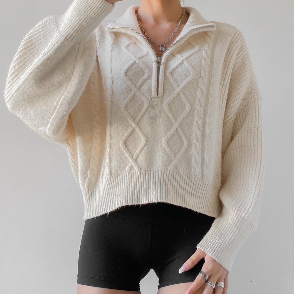 Urban outfitters crop cableknit sweater
